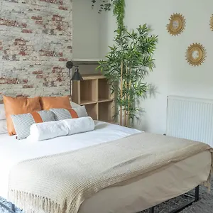 https://upper-rock-rooms.brighton-hotels-england.com